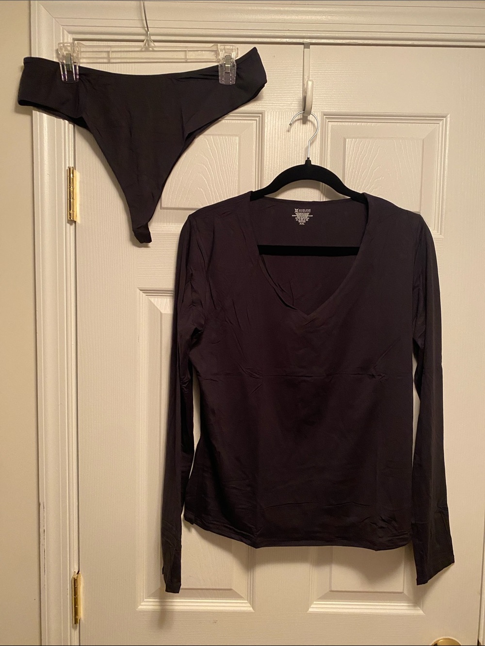 Avidlove Black Long Sleeve V-Neck Fitted Top and Panty Set…size XXL